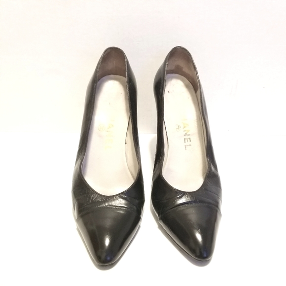 CHANEL Leather Black Heels Pumps. - Picture 2 of 14